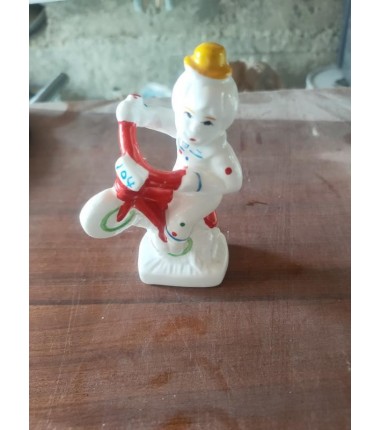 FIGURINE 104