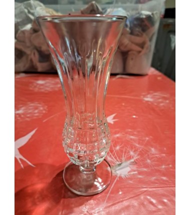 VASE EN CRISTAL