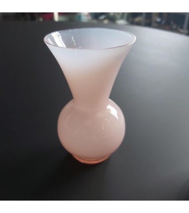 VASE OPALINE ROSE